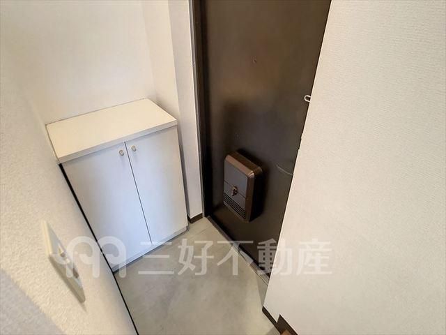 1K Student Apartment Near Ohori Park Station, Fukuoka - Thumbnail 4