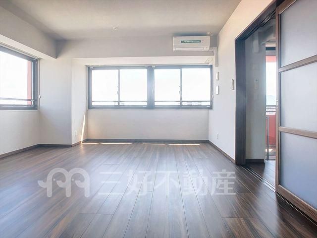 2LDK Apartment for Rent in Chuo-ku, Fukuoka City - Thumbnail 2