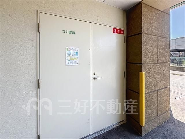 2LDK Apartment for Rent Near JR Minami-Fukuoka Station, Hakata-ku - Thumbnail 2