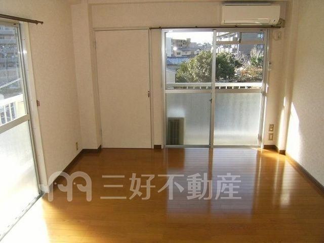 1K Apartment for Rent in Wajirogaoka, Higashi-ku, Fukuoka - Thumbnail 2