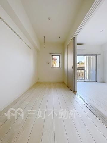 1LDK Apartment for Rent in Fukuoka Minami Ward Near Station - Thumbnail 3