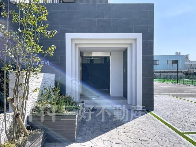 ALUNA Hakozaki New RC Apartment Near Hakozaki Kyudai-mae Station - Thumbnail 3