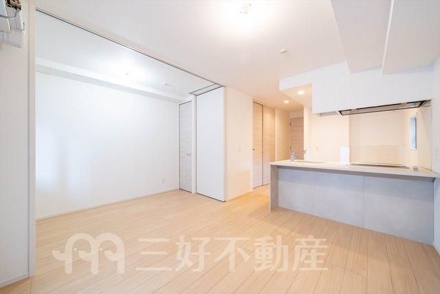 2LDK Apartment for Rent in Chuo Ward, Fukuoka City - Thumbnail 2