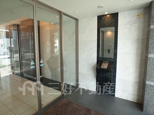 1K Designer Condominium in Hakata-ku, Fukuoka - Thumbnail 3