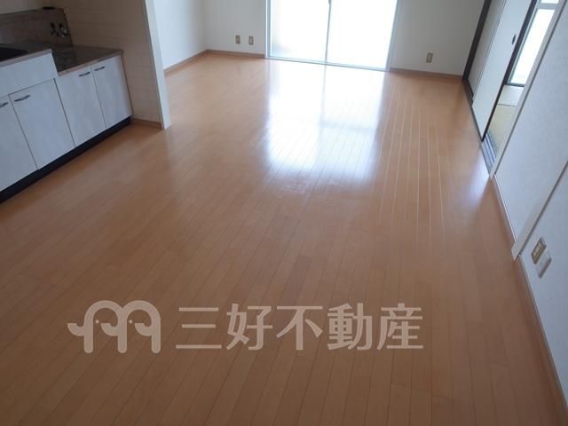 2LDK Apartment for Rent in Kasuga City, Fukuoka - Thumbnail 4