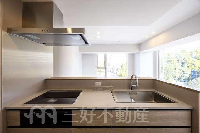 1LDK 60.55m² Apartment for Rent in Chuo Ward, Fukuoka - Thumbnail 3