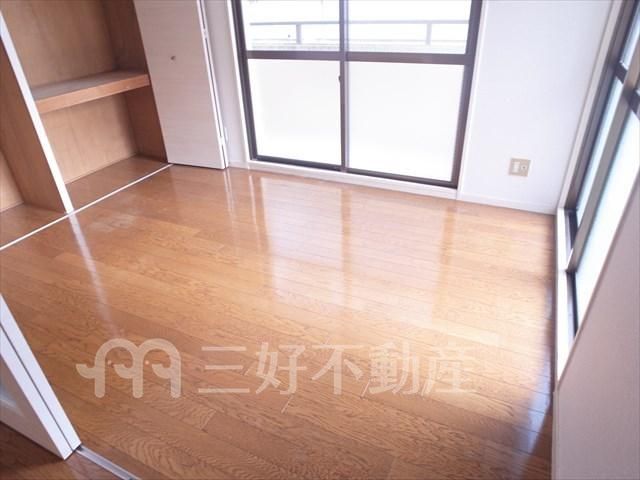 Apartment in Chuo-ku, Fukuoka Near Nishitetsu Hirao Station - Thumbnail 4