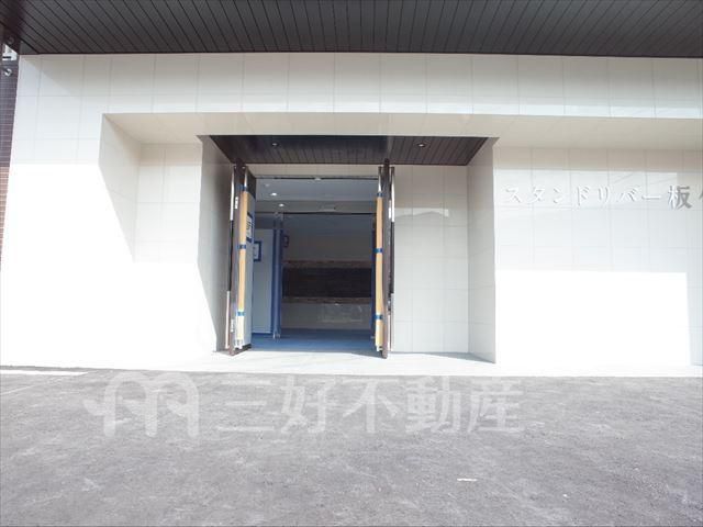 2LDK Apartment for Rent in Hakata-ku, Fukuoka - 60.01m² - Thumbnail 3