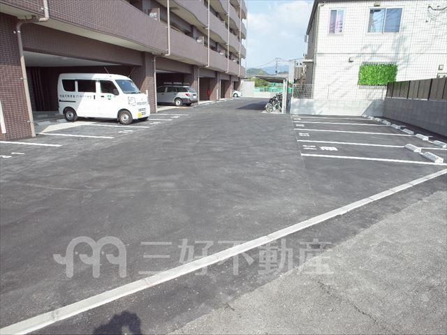 2LDK Apartment for Rent in Hakata-ku, Fukuoka - 60.01m² - Thumbnail 4