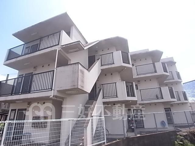 2DK Apartment for Rent in Dazaifu, Fukuoka - Thumbnail 3