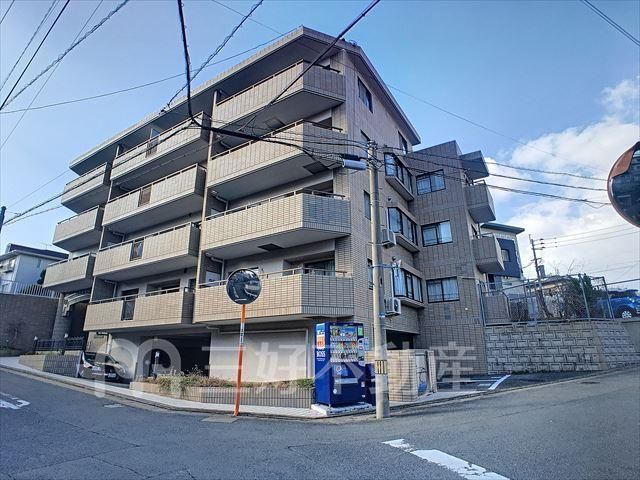 3LDK Apartment for Rent in Minami Ward, Fukuoka City - Thumbnail 2