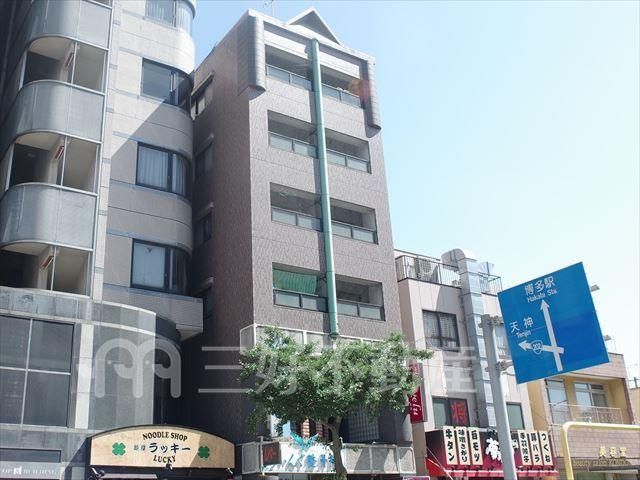 3LDK Apartment for Rent in Chuo Ward, Fukuoka - Thumbnail 2