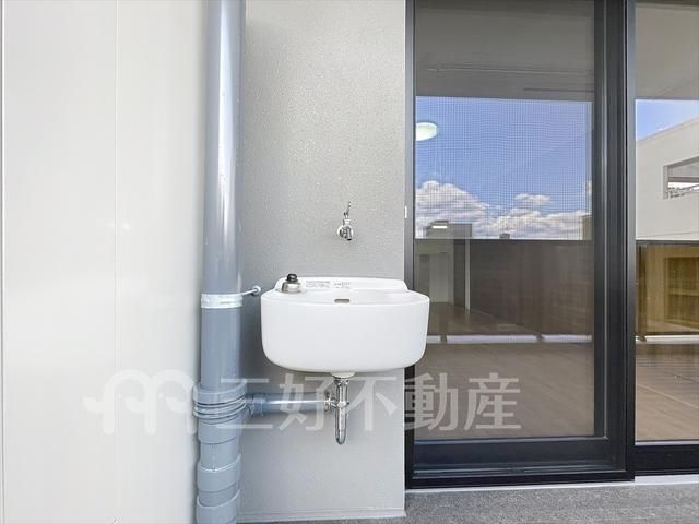 Modern 2LDK Apartment for Rent in Hakata, Fukuoka - Thumbnail 3