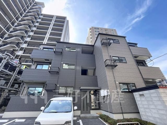 2LDK Apartment Near Shirakibaru Station in Onojo City - Thumbnail 2