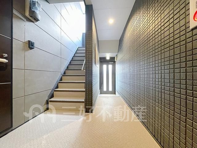 2LDK Apartment Near Shirakibaru Station in Onojo City - Thumbnail 3
