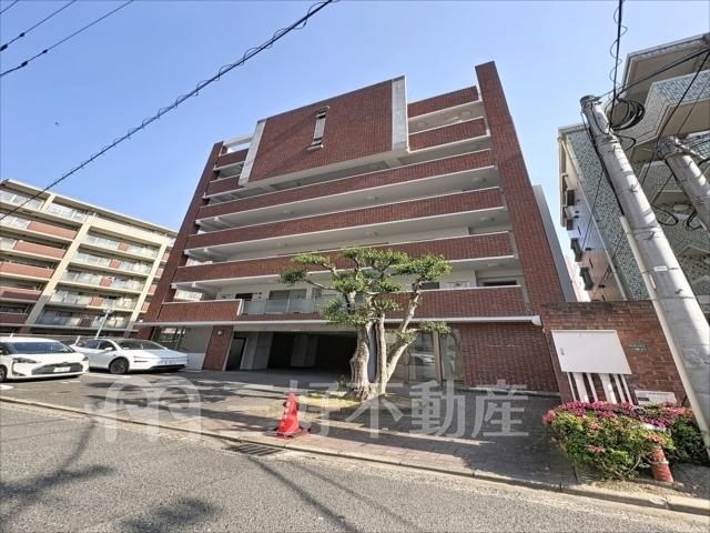 Pet-Friendly 2LDK Apartment Near Muromi Station, Fukuoka - Thumbnail 3