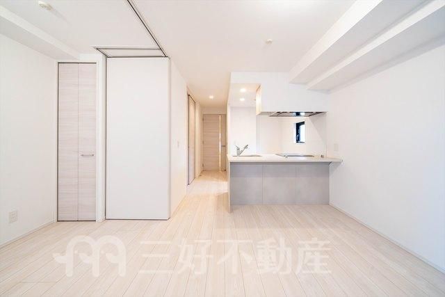 2LDK Apartment for Rent in Chuo Ward, Fukuoka City - Thumbnail 3