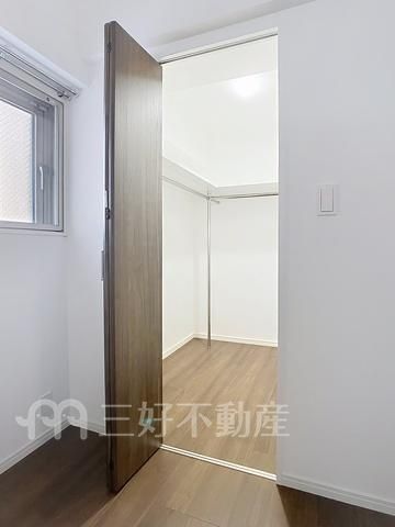 2LDK Apartment for Rent in Hakata-ku, Fukuoka - 67m² - Thumbnail 4