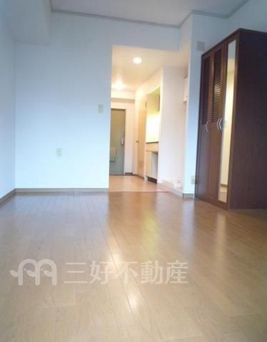 1K Apartment for Rent in Chuo-ku, Fukuoka City - Thumbnail 2