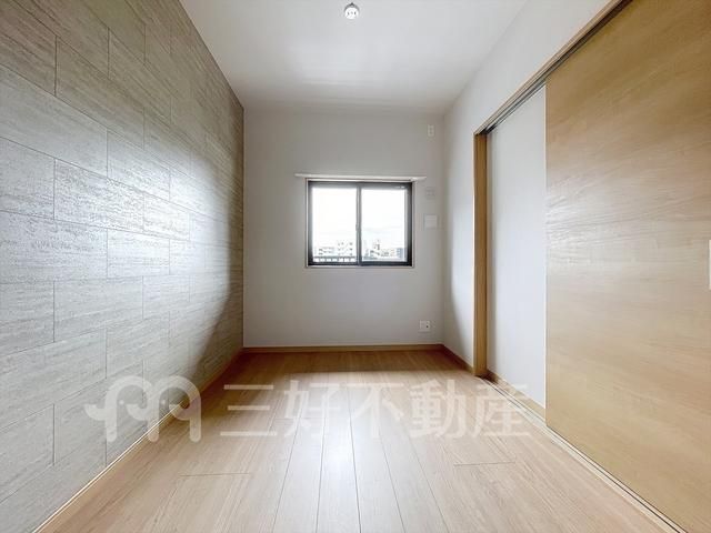2LDK Apartment for Rent in Hakata-ku, Fukuoka - Thumbnail 3