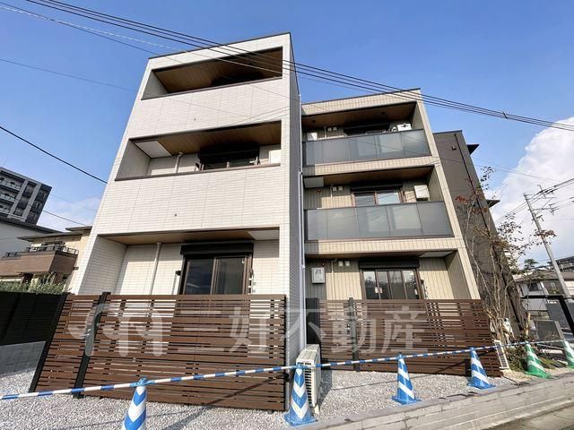 2LDK Modern Apartment for Rent in Hakata-ku, Fukuoka - Thumbnail 2