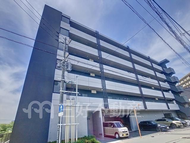 Modern 1LDK Apartment for Rent in Hakata-ku, Fukuoka - Thumbnail 3