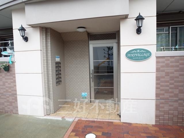 1DK Apartment for Rent Near Kasugabaru Station in Kasuga City - Thumbnail 2