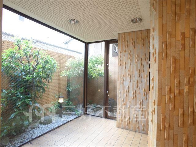 Apartment in Hakata-ku, Fukuoka City near Gofukumachi Station - Thumbnail 2