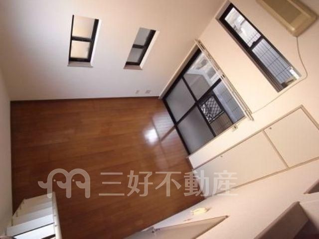 1K Apartment for Rent in Chikō, Chūō-ku, Fukuoka City - Thumbnail 3