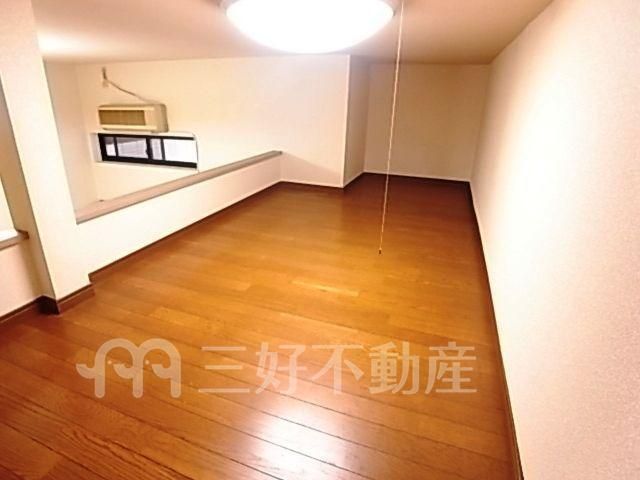 1K Apartment for Rent in Chikō, Chūō-ku, Fukuoka City - Thumbnail 4