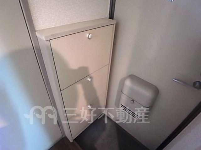 1K Apartment for Rent in Chikō, Chūō-ku, Fukuoka City - Thumbnail 2