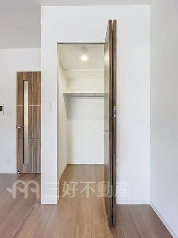 1K Apartment for Rent in Minami-ku, Fukuoka - 33.1 sqm - Thumbnail 3