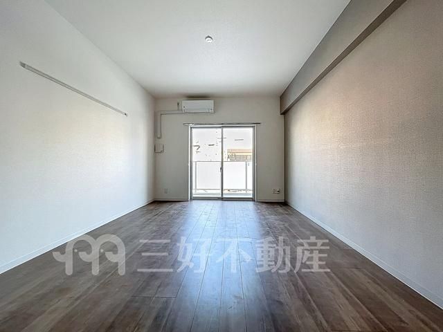 1K Apartment for Rent in Minami-ku, Fukuoka - 33.1 sqm - Thumbnail 4