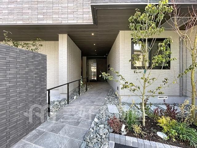 2LDK Apartment for Rent in Hakata-ku, Fukuoka Near Zasshonokuma Station - Thumbnail 2