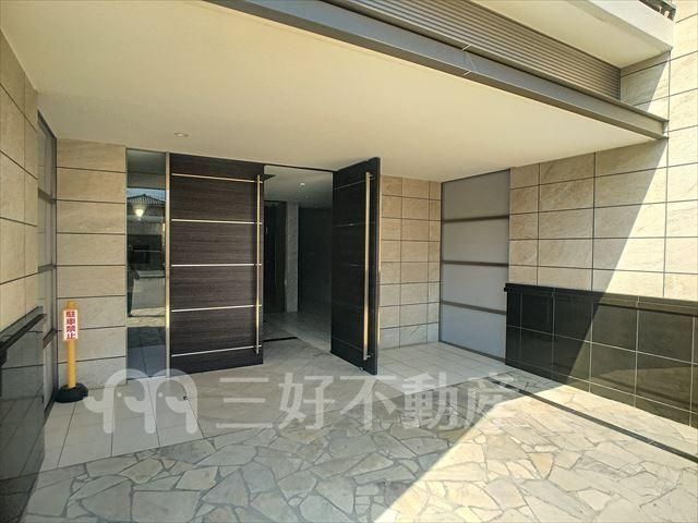 2LDK Apartment for Rent in Hakata Ward, Fukuoka - 55.3m² - Thumbnail 3