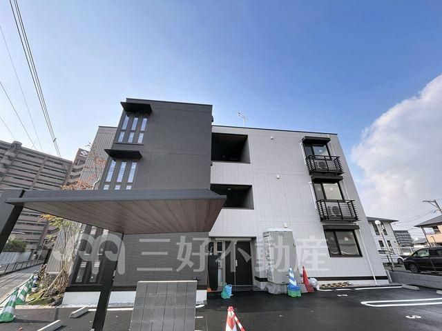 2LDK Apartment for Rent in Hakata-ku, Fukuoka - Thumbnail 2