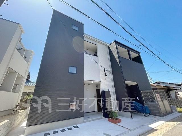 1R Designer Apartment for Rent in Kashii, Fukuoka - Thumbnail 2