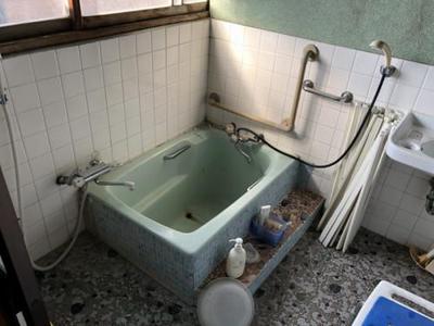 It is a convenient location along the pre ural road. — Image 4, Mima, Tokushima