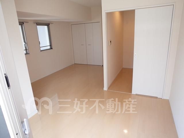 1K Apartment for Rent in Chuo-ku, Fukuoka City - Thumbnail 4