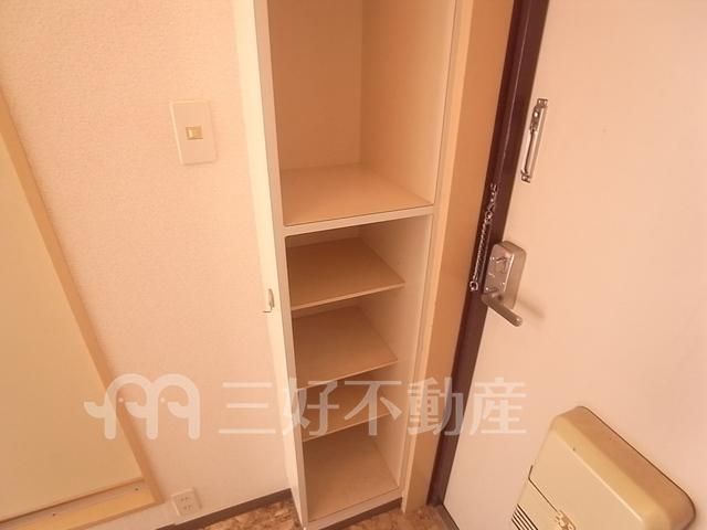 1R Apartment for Rent in Chuo-ku, Fukuoka City Near Ohori Park - Thumbnail 4