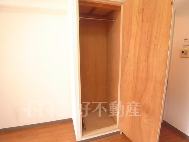 1R Apartment for Rent in Chuo-ku, Fukuoka City Near Ohori Park - Thumbnail 2