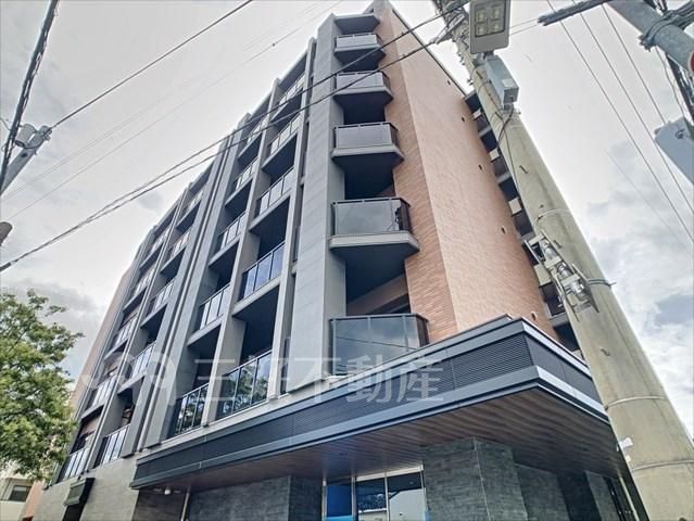 Modern Palazzo Tenjin AXIA - 2LDK Rental in Fukuoka City - Thumbnail 3