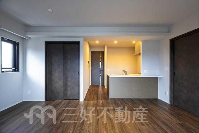 Modern 2LDK Apartment for Rent in Hakata, Fukuoka - Thumbnail 4