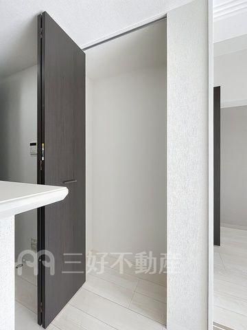 1LDK Apartment for Rent in Minami-ku, Fukuoka City - Thumbnail 2