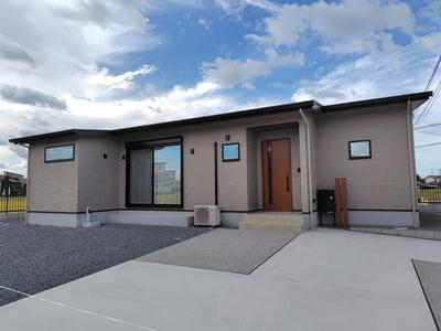 New 4LDK House with Solar Panels in Nakatsu City — Image 1, Nakatsu, Oita