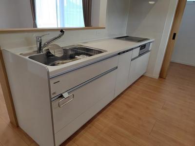 New 4LDK House with Solar Panels in Nakatsu City — Image 2, Nakatsu, Oita