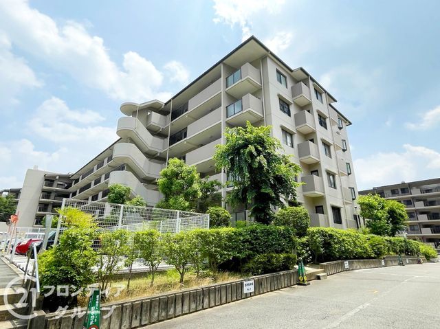 Spacious 3LDK Apartment in Nishi-kyō-ku, Kyoto - Thumbnail 2