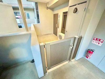 Modern 4LDK Apartment near Hyogo Station, Built 2015 — Image 1, Hyogo, Hyogo