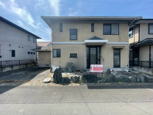 Spacious 4LDK House in Tamamura, Gunma - Thumbnail 3