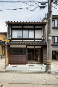 Spacious 4DK Home in Kanazawa with 116m² Land - Thumbnail 3